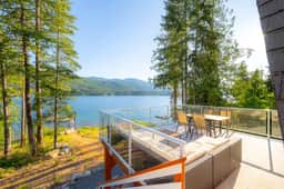Sproat Lake A-frame family vacation rental - Image 3