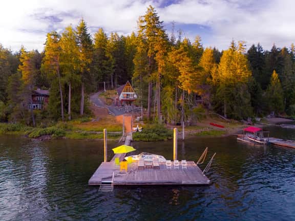Sproat Lake A-frame family vacation rental - Image 5