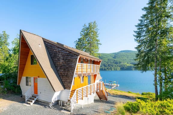 Sproat Lake A-frame family vacation rental - Image 1
