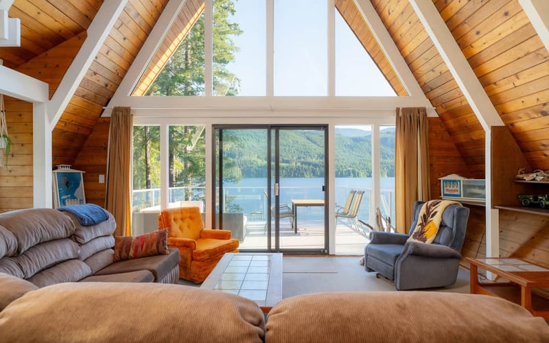 Sproat Lake views cabin for rent