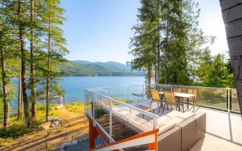 Sproat Lake family vacation cabin views